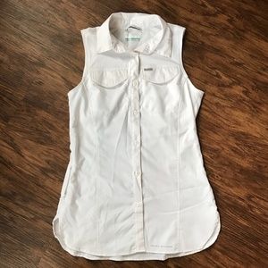 Columbia White Sleeveless Button Up Hiking Shirt